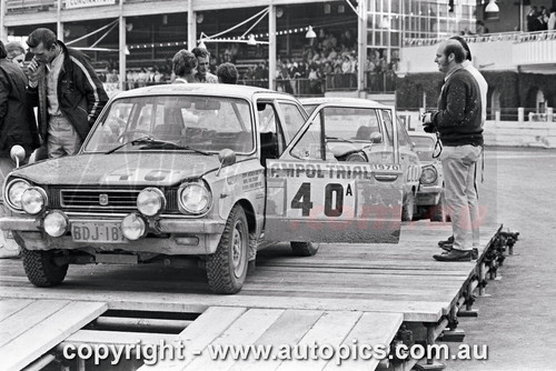 70RA06LR2529 -  Doug Stewart & George Shepheard , Mitsubishi Colt - Ampol Trial Rally, Around Australia, 1970 - Photographer Lance J Ruting