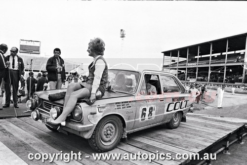 70RA06LR2535 -  Barry Lloyd & Albert Browne , Mitsubishi Colt - Ampol Trial Rally, Around Australia, 1970 - Photographer Lance J Ruting