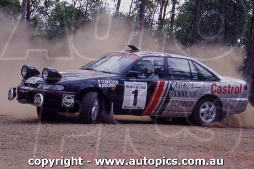 95RA06RB2513 - Mobil 1 Trial , Round Australia Trial, 1995, Ross Dunkerton & Noel Richards - Holden Commodore VR