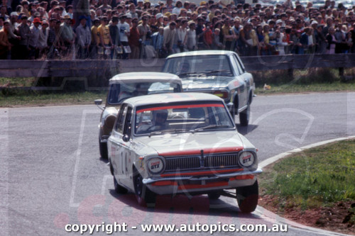 70BA10JN7012  -  Bill Stanley & Mike Kable, Toyota Corolla - Hardie Ferodo 500, Mount Panorama, Bathurst, 1970 - Photographer Jeff Nield