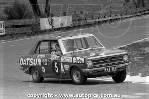 70BA10JN7041 - John Roxburgh,  Datsun 1200 - Hardie Ferodo 500, Mount Panorama, Bathurst, 1970 - Photographer Jeff Nield