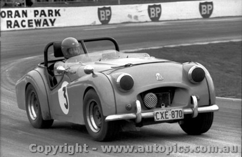 73427 - G. Burges Triumph TR2  - Oran Park 5/8/1973