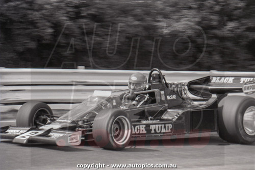 78SA09PD7030 - Graham McRae, Chevrolet V8, Winner! - Australian Gold Star, Sandown International Motor Raceway, 10th September, 1978 - Photographer Peter D'Abbs