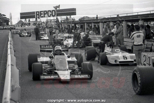 78SA09PD7031 - Graham McRae, Chevrolet V8, Winner! - Australian Gold Star, Sandown International Motor Raceway, 10th September, 1978 - Photographer Peter D'Abbs
