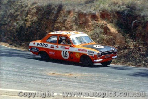 71781  -  R. Hewison / B. Hones Ford Escort T/C -   Bathurst  1971 - Photographer Jeff Nield