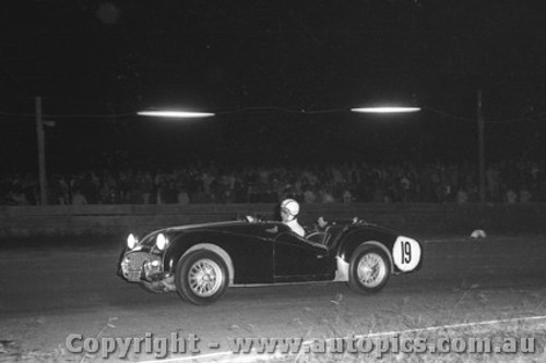 67476 - Norm Knight - Triumph TR3A - Oran Park 15th May 1967