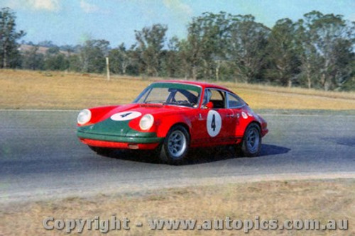 70185 - Bill Brown  Porsche 911S -  Oran Park 9th August  1970 - Photographer Jeff Nield
