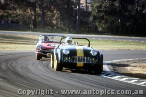 70451 - B. Campbell  Triumph TR3A / G. Handschuh Honda S800 - Warwick Farm 31st July 1970