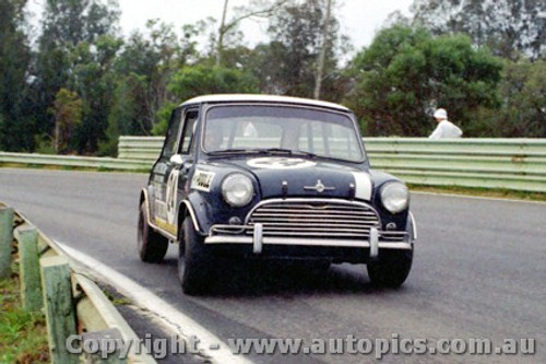 71157 - Jim Poole  Morris Cooper S  - Warwick Farm 21st November 1971 - Photographer Jeff Nield