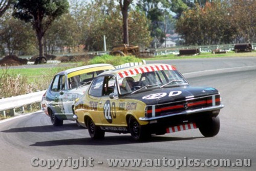 71167 - Colin Bond Holden Torana XU1 - Warwick Farm 2nd May 1971 - Photographer Jeff Nield