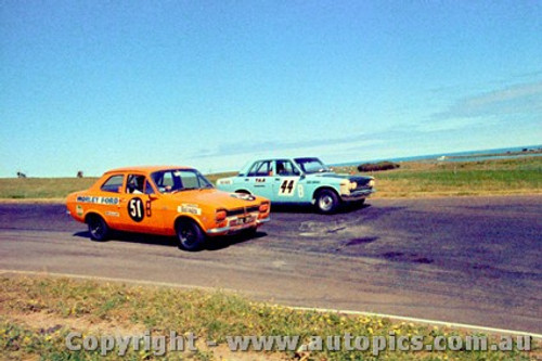 72175 - Bill Gates Ford Escort T/C and G. Parnaby Datsun 1600  - Phillip Island 22nd October  1972