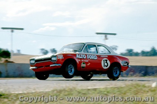 70219 - Bob Holden Ford Escort T/C -  Oran Park 1970