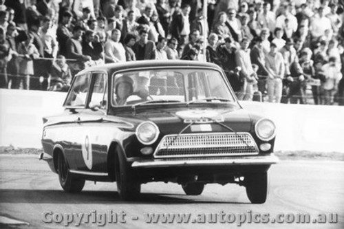 65063 -  G. Garth Ford Cortina - Oran Park 4/7/1965