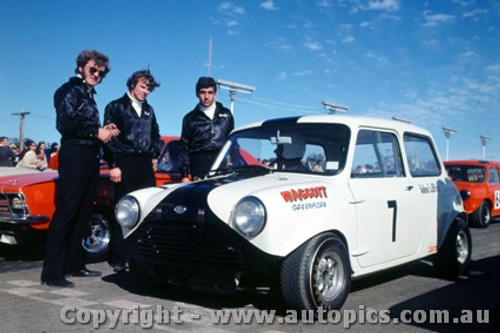 70229 - John Leffler Lightweight Morris Cooper S - Oran Park 17th May 1970 - Photographer Jeff Nield