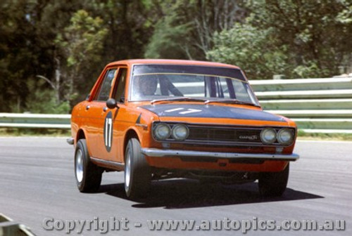 71182 - Paul Thurgar Datsun 1600  - Warwick Farm 21st November 1971 - Photographer Jeff Nield
