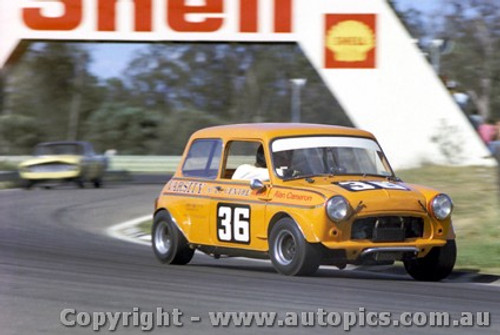 71187 - Alan Cameron Morris Cooper S  - Warwick Farm 21st November 1971 - Photographer Jeff Nield