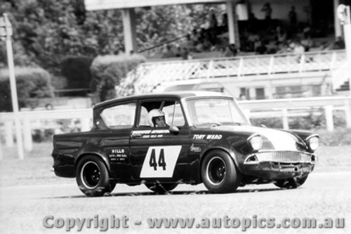 72196 - Tony Ward Ford Anglia - Warwick Farm 13th February 1972