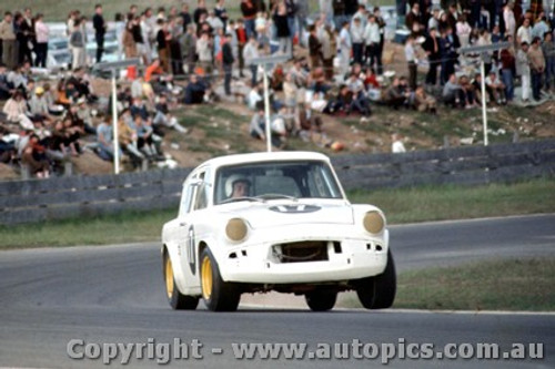 70236 -Gerald Martin  Ford Anglia - Oran Park 1970