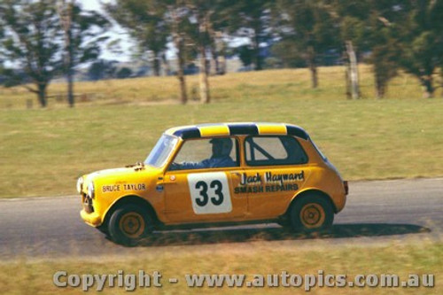 70237 -  B. Taylor Morris Mini  - Oran Park 12th April 1970