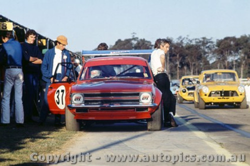 71193 - Bob Jane  Holden Torana Repco V8 - Warwick Farm 5th September 1971