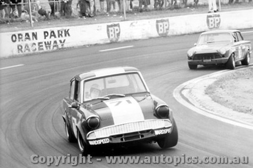 72208 - Tony Ward Ford Anglia  - Oran Park 21st May 1972