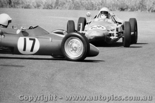 70583 - S. Anderson Mako Vee / J. Moxon Moxon Vee - Bathurst 30th March 1970