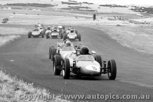 75511 - Chris Charge Malmark Vee / P. Killin Sabre Vee / Peter Edwards Nimbus Vee  - Phillip Island 26th January 1975