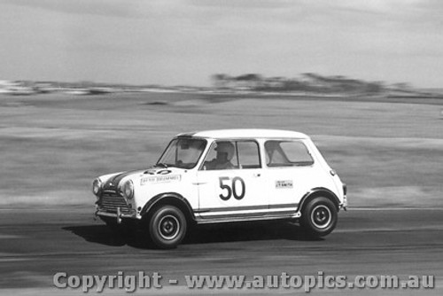 67069 - Jim Smith Morris Cooper S - Calder  1967 - Photographer Peter D Abbs