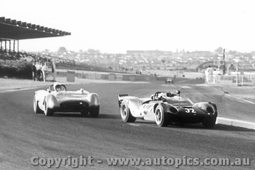 71476 - C. Occhipinti Elfin Mallala  - Sandown 4th April 1971 - Photographer Peter D  Abbs