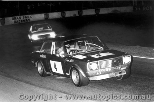 73115 - Gerry Lister Volvo V8 - Oran Park 18th December  1973 - Photographer Lance  Ruting.