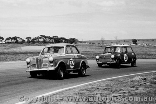 63012 - B. Sampson Austin Lancer & P. Manton Morris Mini Cooper - Calder 24th Feb. 1963 - Photographer Peter D Abbs