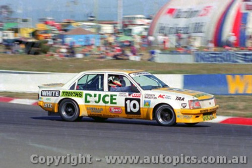 80780  - C. O'Brien / G. Wigston  -  Holden Commodore VC  5th Outright Bathurst 1980 - Photographer Darren House