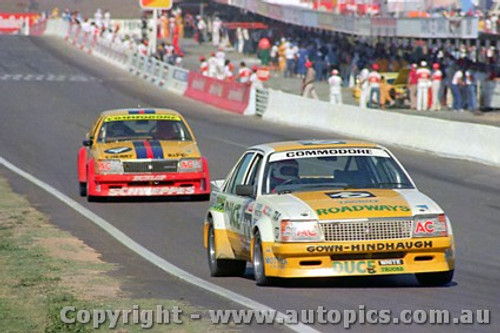 80781  - C. O'Brien / G. Wigston  -  Holden Commodore VC  5th Outright Bathurst 1980 - Photographer Darren House