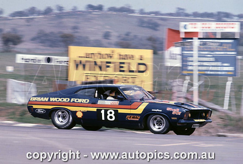 76790 - Murray Carter & Ray Winter, Hardie Ferodo 1000, Bathurst, 1976, Falcon XB GT - Photographer Lance J Ruting
