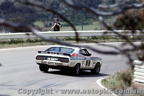 77760  -  A. Moffat / J. Ickx  -  Bathurst 1977 - 1st Outright & Class A Winner - Ford Falcon XC - Photographer Richard Austin