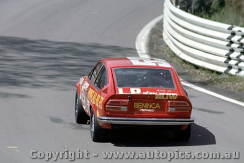 77814 - F. Porter / J. Murcott Alfetta GTAM  11th Outright  - Bathurst 1977 -  Photographer  Richard Austin