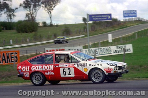 77819 - P. Hopwood / W. Henderson  Alfetta GT  65 Laps completed  - Bathurst 1977 -  Photographer  Lance J Ruting