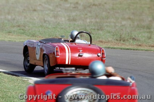 65451a - Doug Chivas Austin Healey Sprite  -  Warwick Farm May 1965  - Photographer Richard Austin