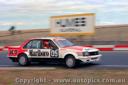 82019a - Peter Brock Holden Commodore - Calder 1982 - Photographer Peter D Abbs
