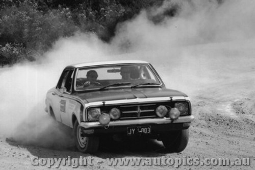 68971 - B. Watson and J. McAuliffe Victorian Holden Dealers Team - Holden Kingswood - Southern Cross Rally 1968