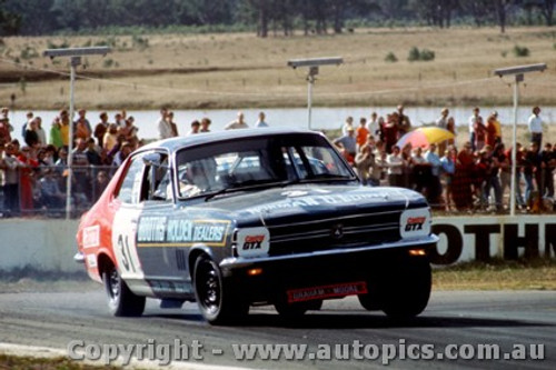 71215 - Graham Moore -  Holden Torana XU1 - Oran Park - 16th May 1971  - Photographer Jeff Nield