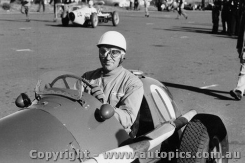 59522 - L. Davison - Ferari - Fishermen s Bend - 31st May 1959 - Photographer Peter D Abbs