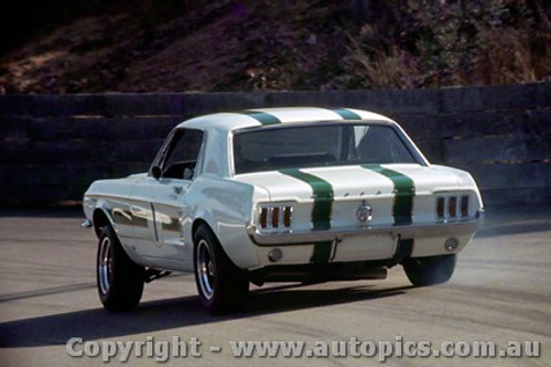 68193 - Ian  Pete  Geoghegan - Ford Mustang - Catalina Park Katoomba 9th June 1968  - Photographer Lance J Ruting