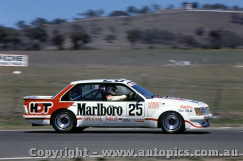 82757 - J. Harvey / G. Scott  Holden Commodore - Bathurst 1982 - Photographer Lance J Ruting