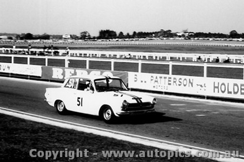 64064 - Bob Jane & George Reynolds  Ford Cortina GT - Sandown 6 Hour International  29th November 1964  - Photographer  Peter D Abbs