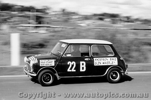 68212 - D. Stewart / G. Hopkins Morris Cooper S - Three Hour Trophy Race - Sandown 15th Septemberl 1968 - Photographer Peter D Abbs