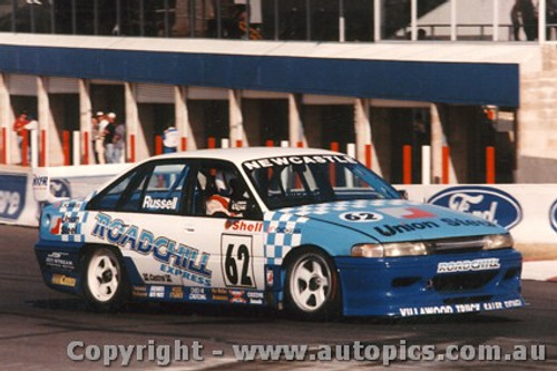 95734 - W. Russell / R. Shaw  Holden Commodore VP - Bathurst 1995