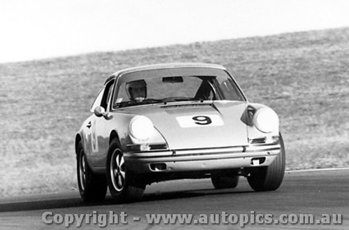 69107 - Alan Hamilton - Porsche - Oran Park 1969 - Photographer David Blanch