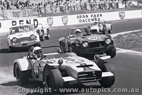 72445 - J. Tidev Jab Bee MK2 Clubman / P. Irwin / M. Weir Triumph TR5 - 17th August 1972 - Oran Park - Photographer Lance J Ruting