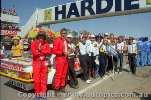 82776 - C. O'Brien / C. Benson-Brown - Holden Commodore VH - Bathurst 1982 - Photographer Lance J Ruting